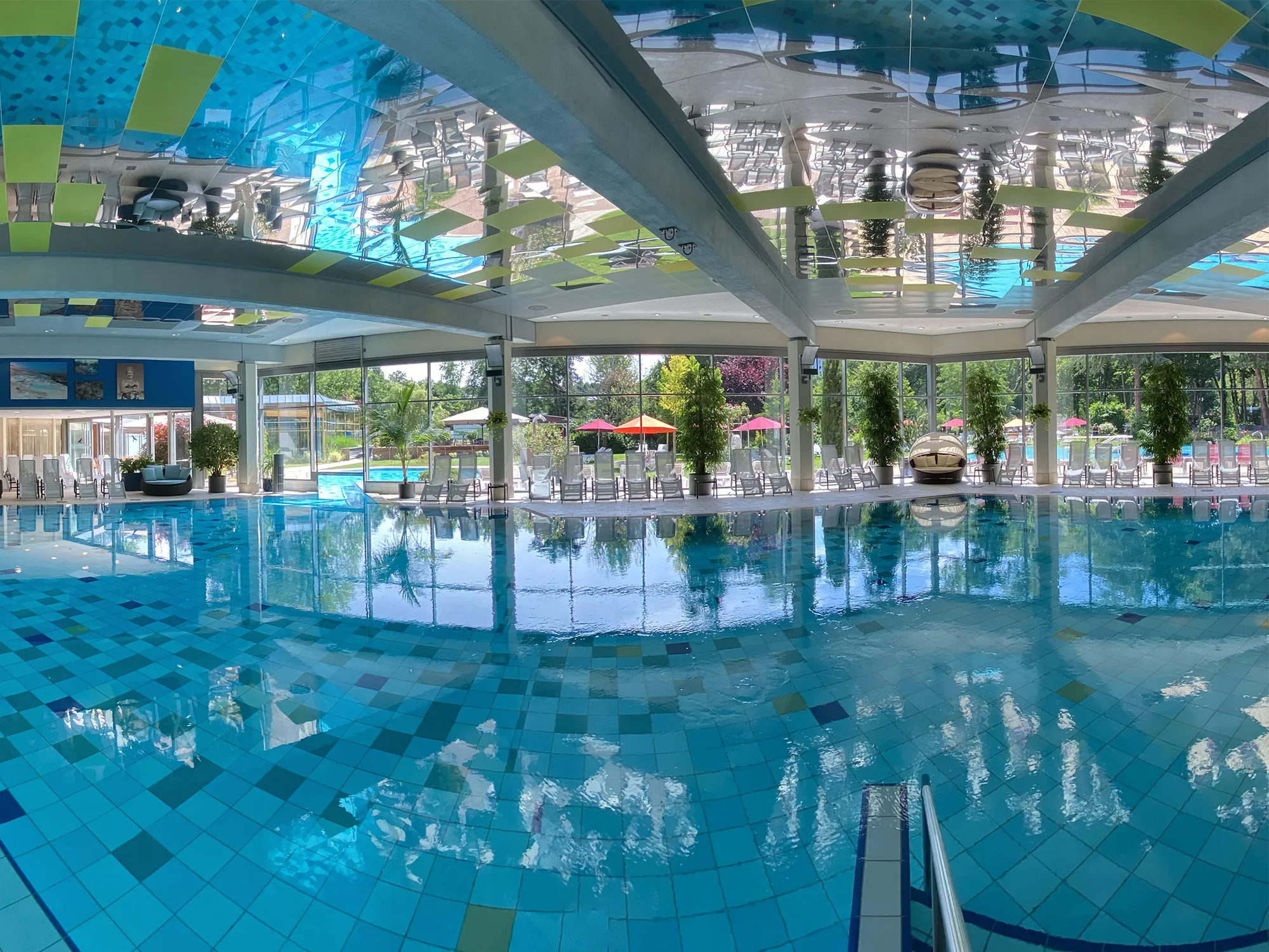 Thermes bassin intérieur – Hall des thermes